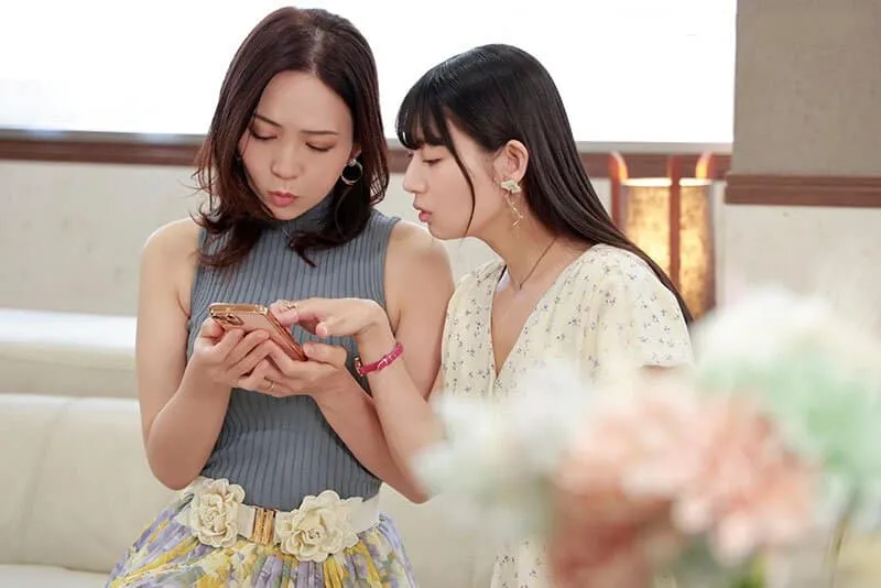 Người phụ nữ có gã chồng rủ cô bạn thân cùng "đi ngoài" với trai trẻ qua mạng